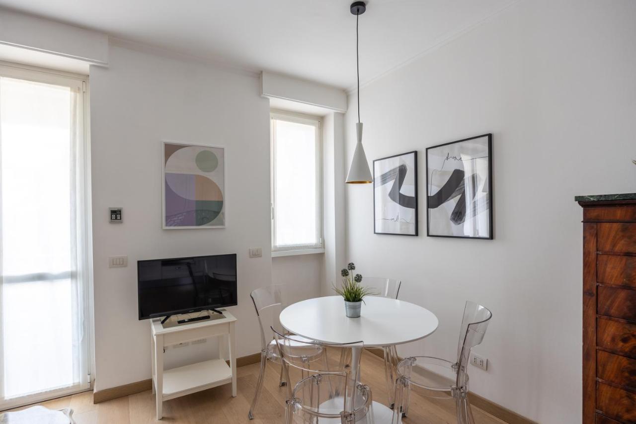 Bocconi Elegante Appartamento Con Wifi Milan Extérieur photo